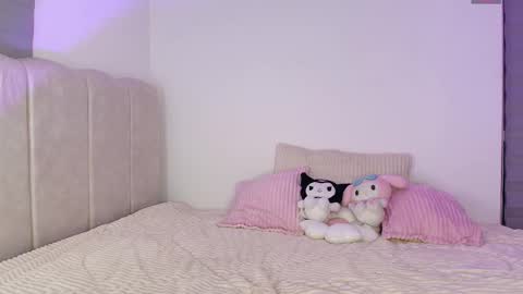 petite_marie_ online show from 12/04/25, 07:39