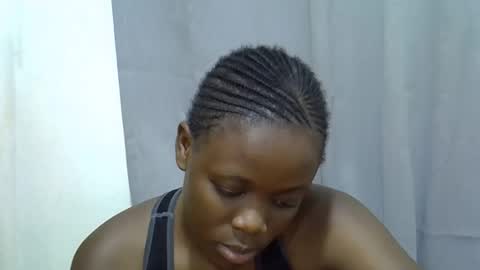 Snapshot of petite_melan chatting on 09/14/25, 05:45 petite_melan online show from 09/14/25, 05:45