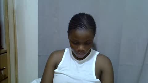 Snapshot of petite_melan chatting on 09/18/25, 11:45 petite_melan online show from 09/18/25, 11:45