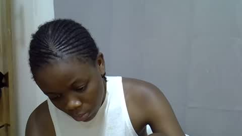 Snapshot of petite_melan chatting on 09/19/25, 12:56 petite_melan online show from 09/19/25, 12:56