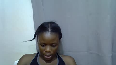 Snapshot of petite_melan chatting on 09/19/25, 09:48 petite_melan online show from 09/19/25, 09:48