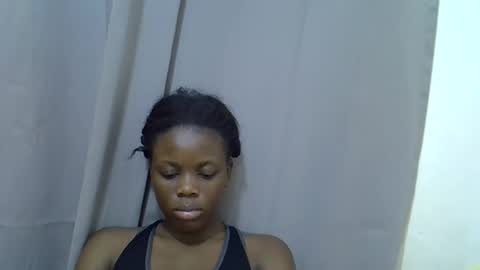 Snapshot of petite_melan chatting on 09/25/25, 11:36 petite_melan online show from 09/25/25, 11:36