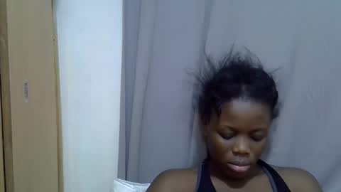 Snapshot of petite_melan chatting on 10/01/25, 07:14 petite_melan online show from 10/01/25, 07:14