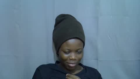 Snapshot of petite_melan chatting on 10/06/25, 02:42 petite_melan online show from 10/06/25, 02:42
