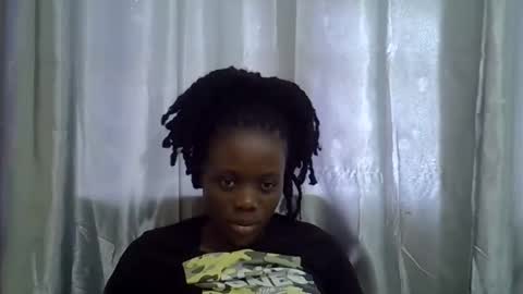 Snapshot of petite_melan chatting on 10/18/25, 08:48 petite_melan online show from 10/18/25, 08:48