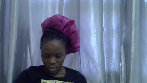 Snapshot of petite_melan chatting on 10/20/25, 06:03 petite_melan online show from 10/20/25, 06:03