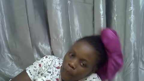 Snapshot of petite_melan chatting on 10/20/25, 07:14 petite_melan online show from 10/20/25, 07:14