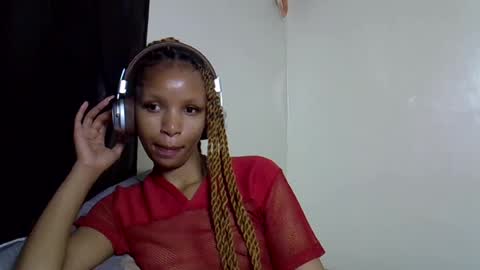 Snapshot of petite_melinda chatting on 07/14/26, 02:38 petite_melinda online show from 07/14/26, 02:38