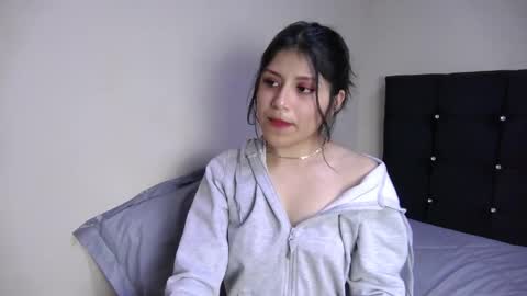 petite paola online show from 12/11/24, 12:44