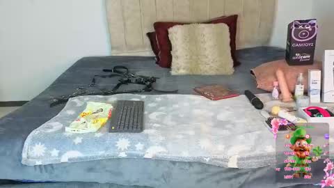 petite_pepper18 online show from 03/18/26, 12:41