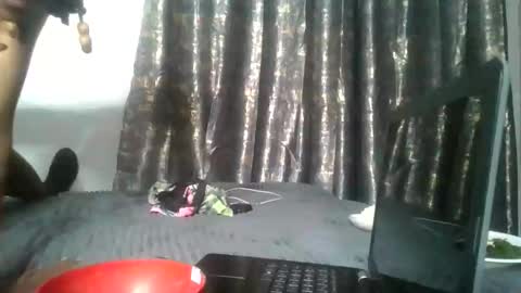 petite_queen69 online show from 05/28/26, 07:55