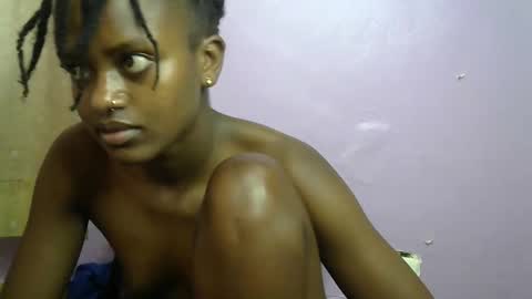 petite_star2 online show from 10/23/25, 10:25