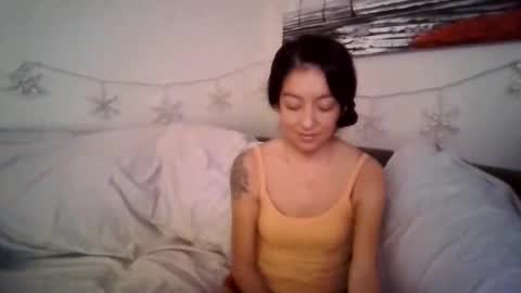 petite treat  online show from 12/17/25, 08:15