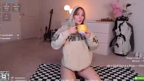 Snapshot of petitebrat chatting on 05/06/26, 01:16 PiperAvery online show from 05/06/26, 01:16