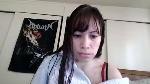 Snapshot of petitedoll30 chatting on 12/16/24, 09:31 Petitedoll30 online show from 12/16/24, 09:31