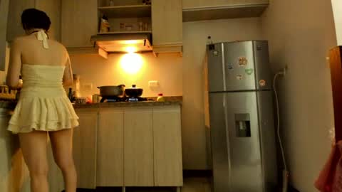 Snapshot of petitee_lunna chatting on 06/19/26, 02:38 Lunna online show from 06/19/26, 02:38