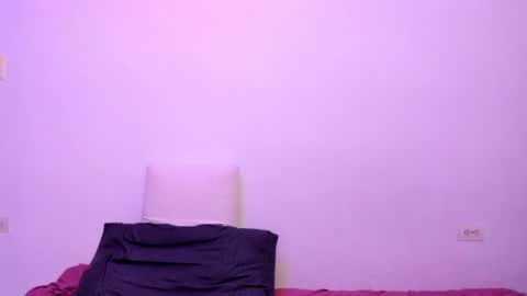 Snapshot of petitee_lunna chatting on 07/28/26, 01:56 Lunna online show from 07/28/26, 01:56