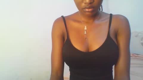 Snapshot of petiteediva chatting on 05/03/26, 02:28 diva online show from 05/03/26, 02:28