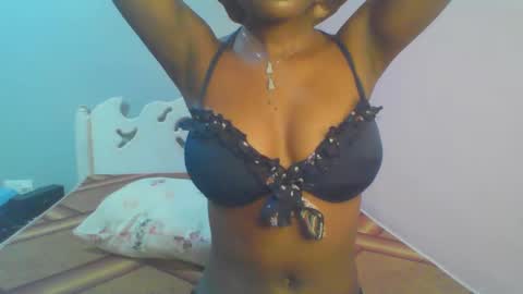 Snapshot of petiteediva chatting on 05/04/26, 02:29 diva online show from 05/04/26, 02:29