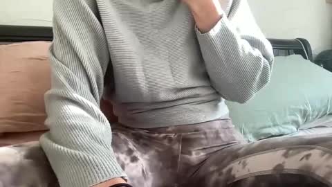 petitegirlypop online show from 02/19/25, 09:58