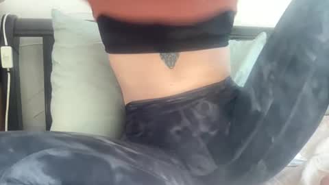 petitegirlypop online show from 02/20/25, 10:26