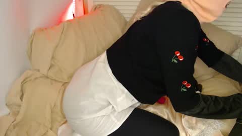 petitegirlypop online show from 09/28/25, 02:11