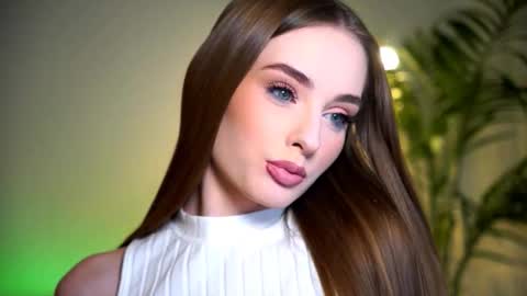 Petitegonwiild online show from 10/22/25, 10:09