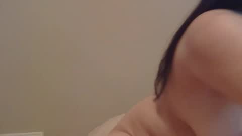 Snapshot of petitelatinachicka chatting on 02/14/26, 03:36 Fabi online show from 02/14/26, 03:36