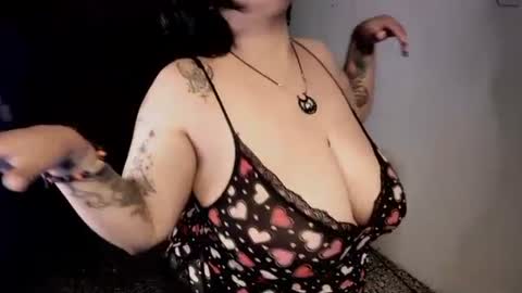 Snapshot of petitelilo1 chatting on 10/11/25, 02:00 Lilo online show from 10/11/25, 02:00