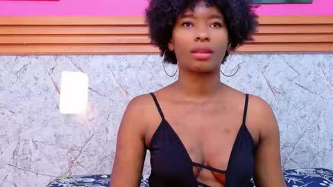 Snapshot of petitelittleebony chatting on 12/14/25, 07:40 little sharon online show from 12/14/25, 07:40