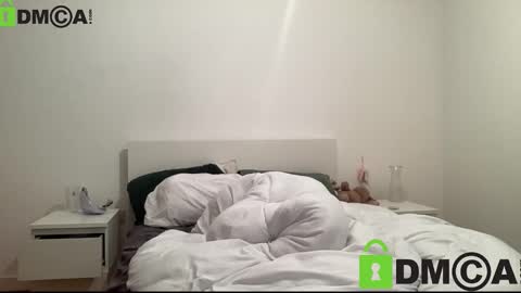 Snapshot of petiteminxlara chatting on 12/21/25, 04:36 lara online show from 12/21/25, 04:36