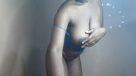 Snapshot of petitemomma76379 chatting on 05/30/26, 04:59 sexy chocolate online show from 05/30/26, 04:59