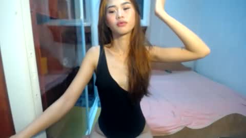 Snapshot of petitesquirtgirlxxx chatting on 09/10/25, 06:52 petitesquirtgirlxxx online show from 09/10/25, 06:52