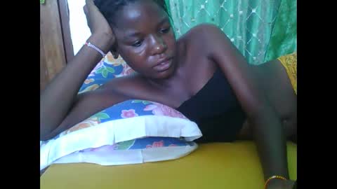 petitesweetchiq online show from 12/02/25, 09:58