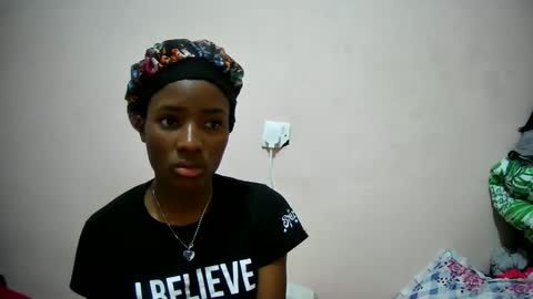 petitetasha online show from 09/12/25, 08:14