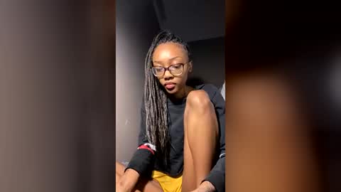 petitetingz online show from 07/08/26, 06:29