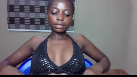 petitexxebony online show from 06/08/26, 01:28