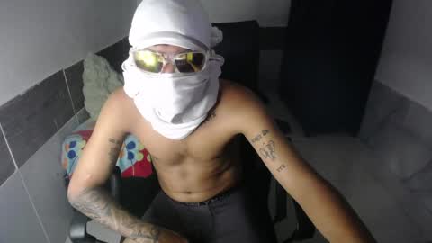 petty_boy777 online show from 05/05/26, 02:19