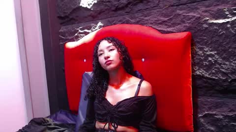 Snapshot of pettymoon chatting on 11/07/25, 07:58 Moon online show from 11/07/25, 07:58