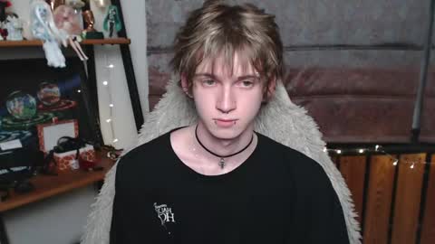Snapshot of pexxide chatting on 04/23/26, 08:33 soren online show from 04/23/26, 08:33