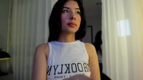 Snapshot of peytonn_monroe chatting on 10/27/25, 08:35 peytonn_monroe online show from 10/27/25, 08:35