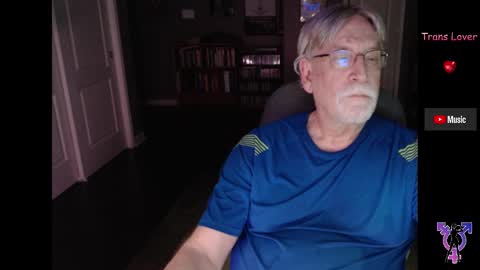 Snapshot of pghk2000 chatting on 02/07/25, 06:03 George online show from 02/07/25, 06:03