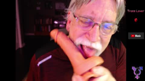 Snapshot of pghk2000 chatting on 02/26/25, 02:15 George online show from 02/26/25, 02:15