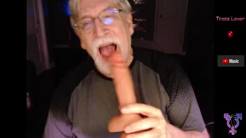 Snapshot of pghk2000 chatting on 10/04/25, 01:58 George online show from 10/04/25, 01:58