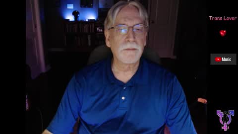 Snapshot of pghk2000 chatting on 10/30/25, 06:15 George online show from 10/30/25, 06:15