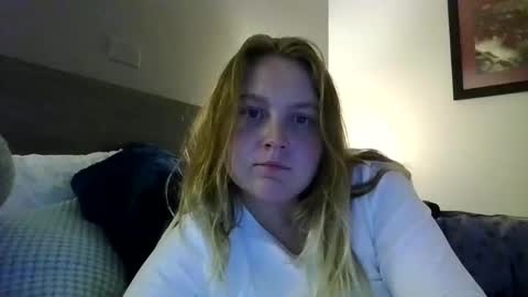 Snapshot of phatassblond chatting on 12/09/24, 02:13 PhatAssBlond online show from 12/09/24, 02:13