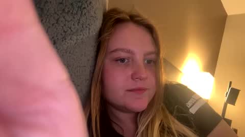 Snapshot of phatassblond chatting on 12/09/24, 10:41 PhatAssBlond online show from 12/09/24, 10:41