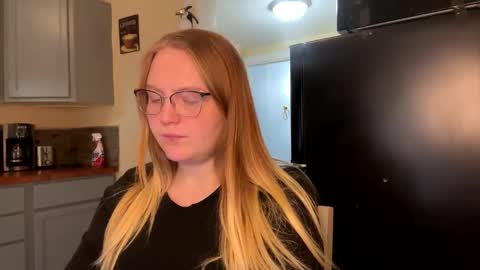 Snapshot of phatassblond chatting on 02/05/25, 05:31 PhatAssBlond online show from 02/05/25, 05:31