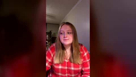 Snapshot of phatassblond chatting on 12/16/25, 11:21 PhatAssBlond online show from 12/16/25, 11:21
