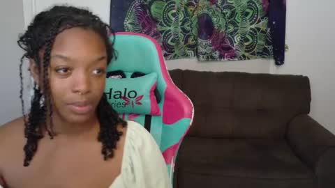Snapshot of phatjuicypeach chatting on 06/22/26, 05:32 Destiny Adams online show from 06/22/26, 05:32